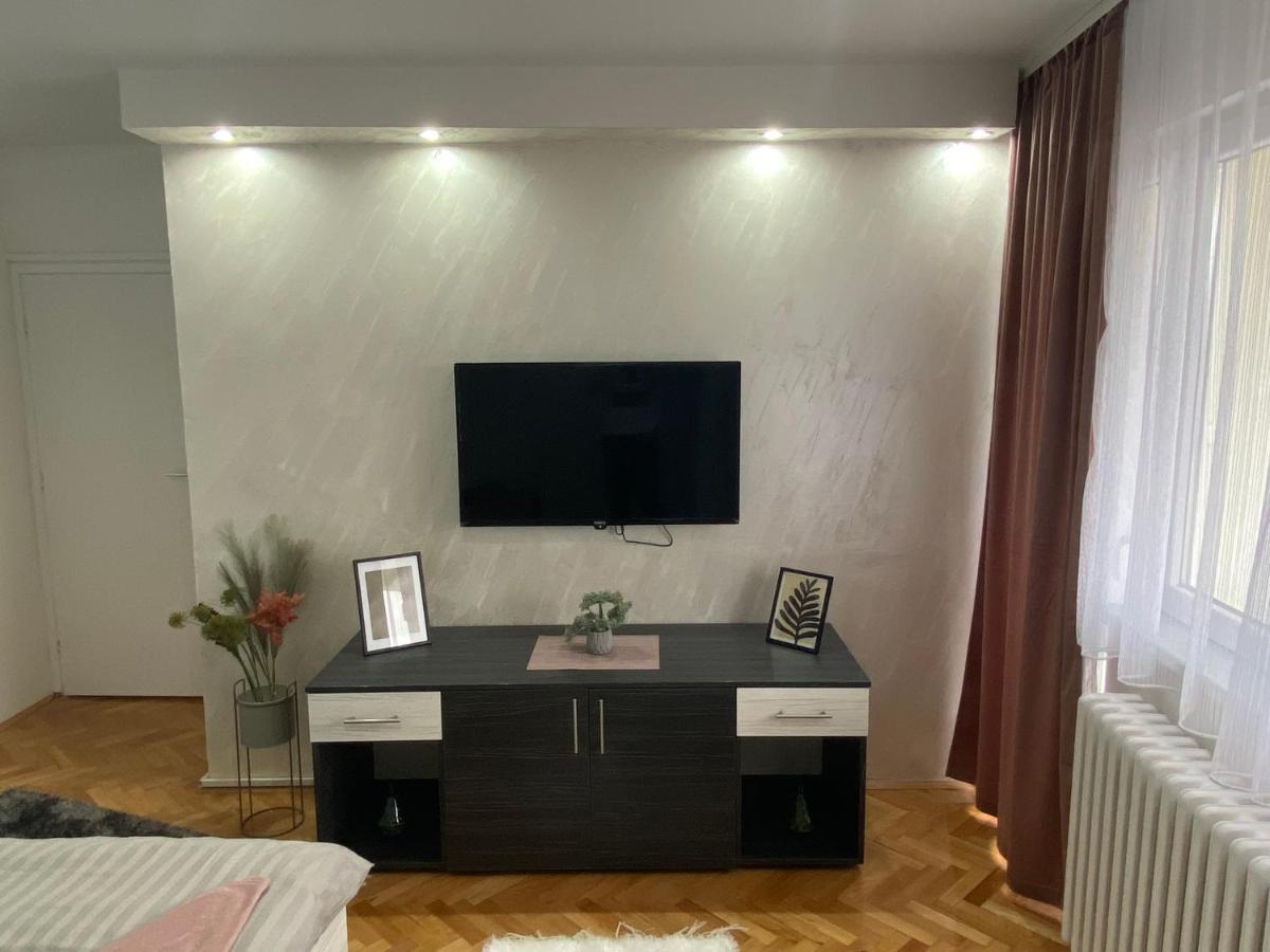 Ferienwohnung Apartman Bonaca Ni Exterior foto