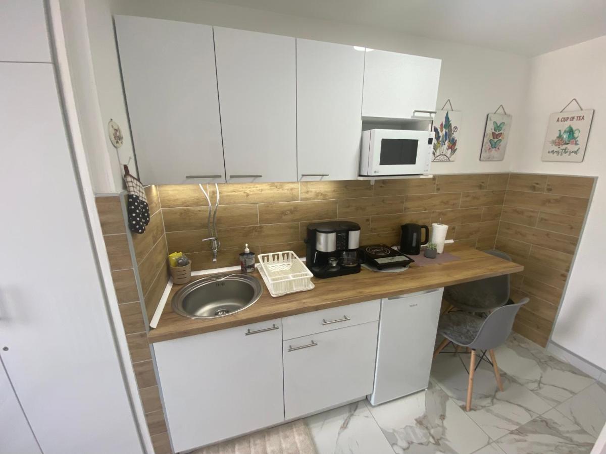 Ferienwohnung Apartman Bonaca Ni Exterior foto